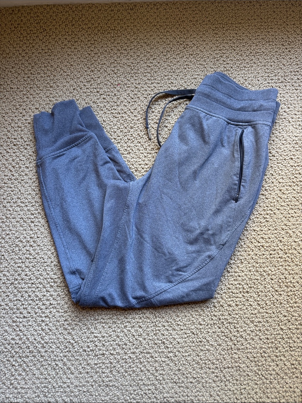 Lululemon joggers size 6